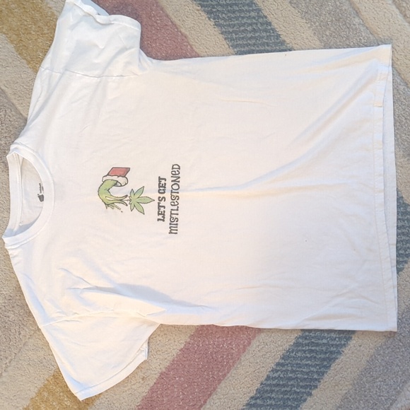 5/$25🌻 Weedy Christmas Shirt - Picture 1 of 1